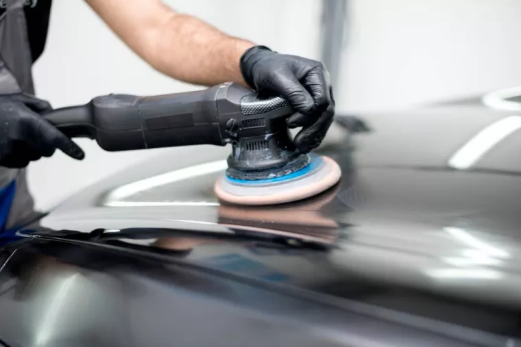 Faire un lustrage et polissage sur la carrosserie d'une Clio 5, Bron, BECAR'S Detailing