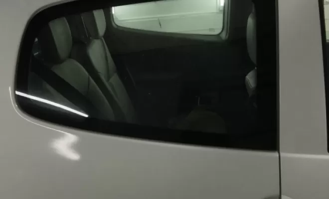 Pose de vitre teinté a bron, Bron, BECAR'S Detailing