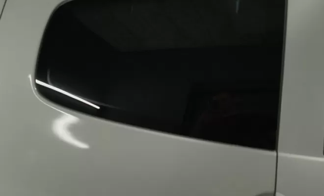 Pose de vitre teinté a bron, Bron, BECAR'S Detailing