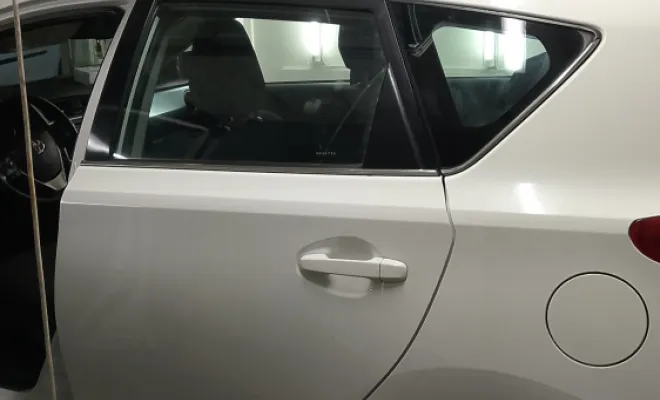 Pose de vitre teinté a bron, Bron, BECAR'S Detailing