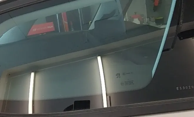 Pose de vitre teinté a lyon, Bron, BECAR'S Detailing