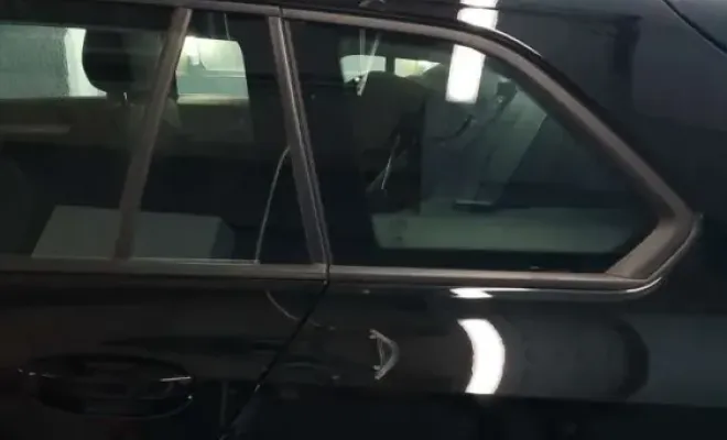 Pose film solaire teinté golf8 break , Bron, BECAR'S Detailing